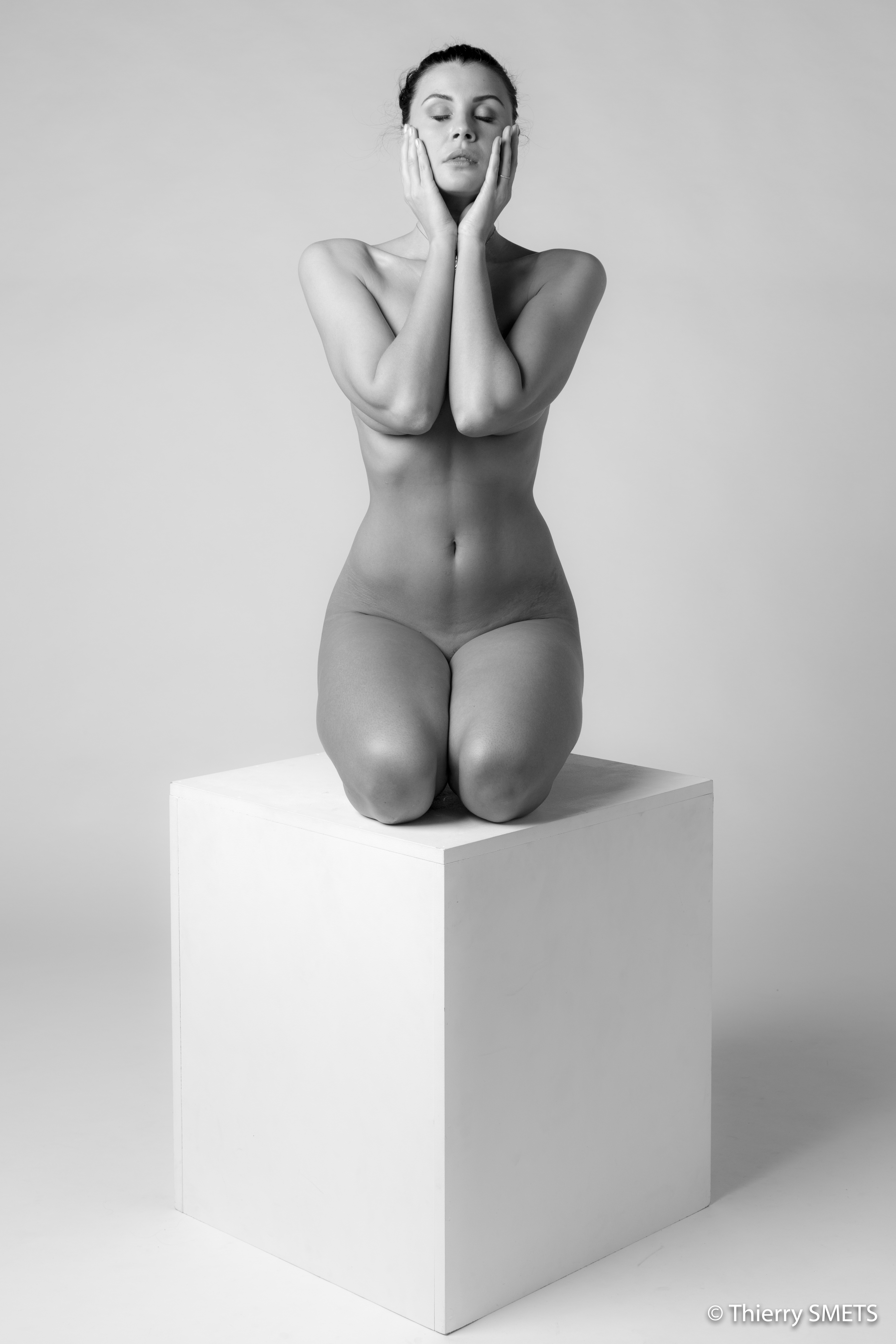 Olga Kaminska Thierry Smets Nude Cube 17