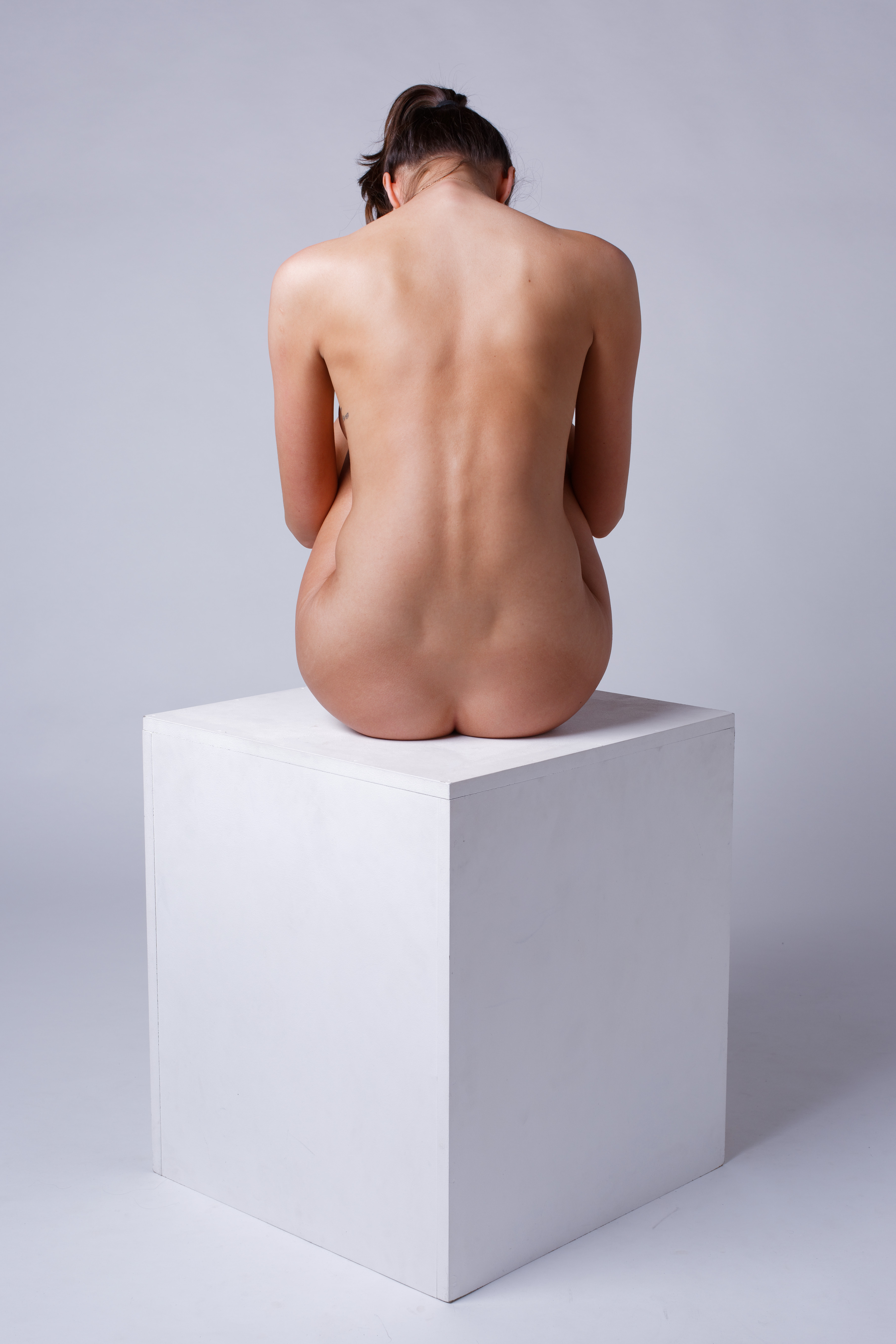 Olga Kaminska Thierry Smets Nude Cube 09