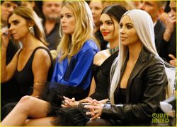 36100312_kendall-jenner-dfw-awards-valli