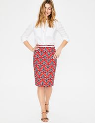38277075_18wsum_t0135_red_d03.jpg